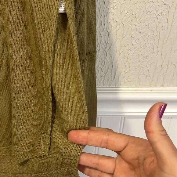 We the Free Snowy Thermal top in Sunstone size XS - Picture 10 of 15